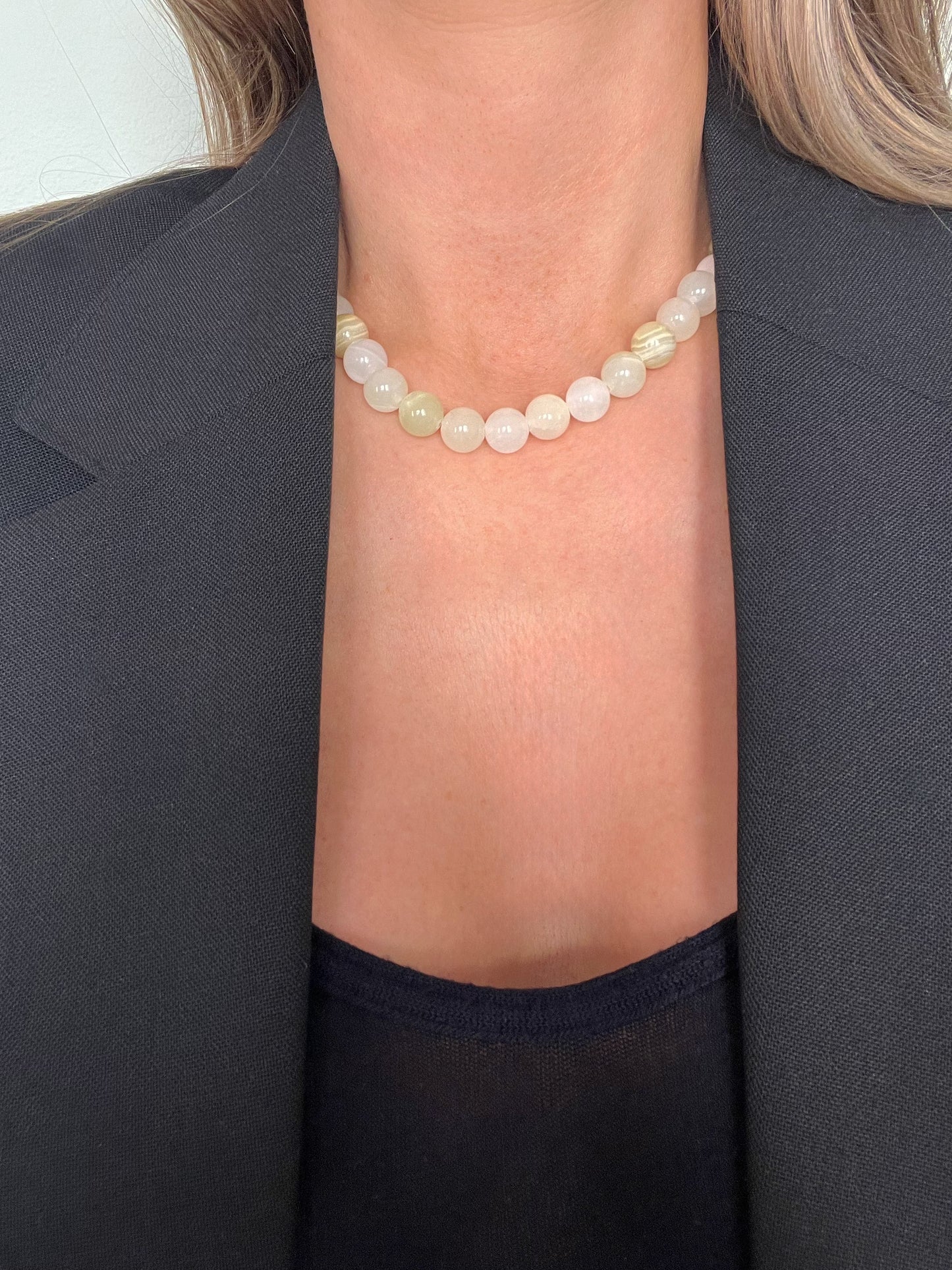The Azalea Necklace - Crema